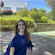 Professora particular de inglês, com experiência em aulas de reforço para crianças e jovens